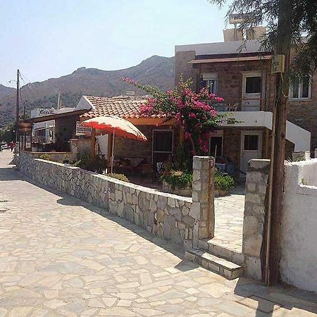 Spiros Apartments Livadia  ภายนอก รูปภาพ