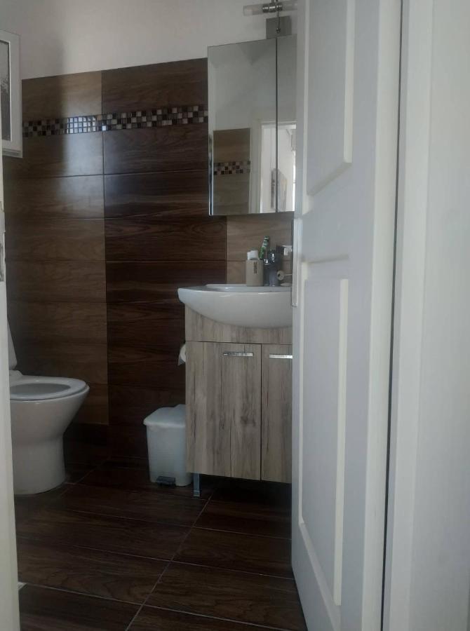 Spiros Apartments Livadia  ภายนอก รูปภาพ