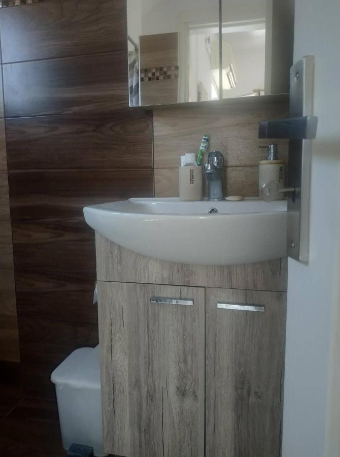 Spiros Apartments Livadia  ภายนอก รูปภาพ