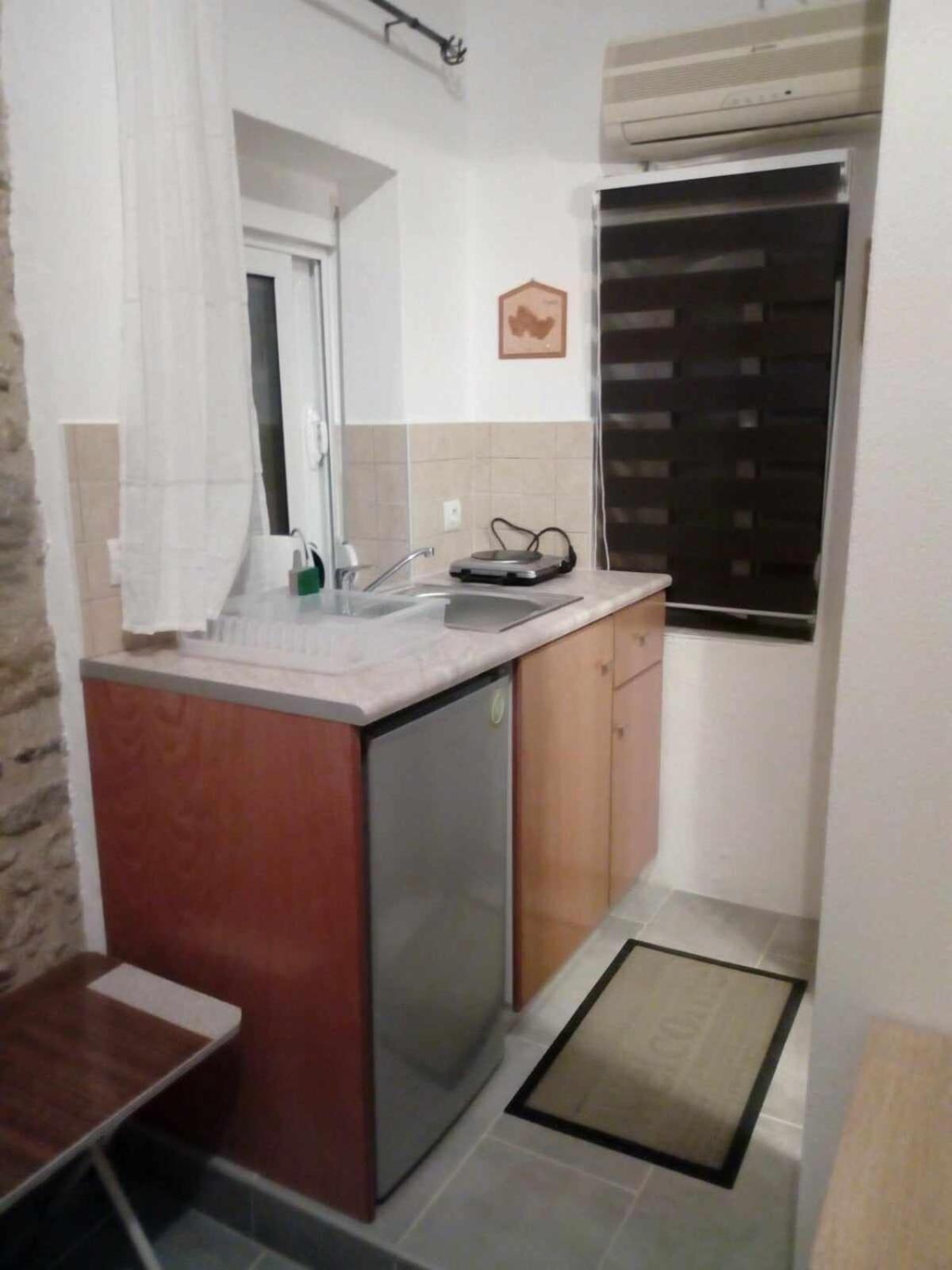 Spiros Apartments Livadia  ภายนอก รูปภาพ