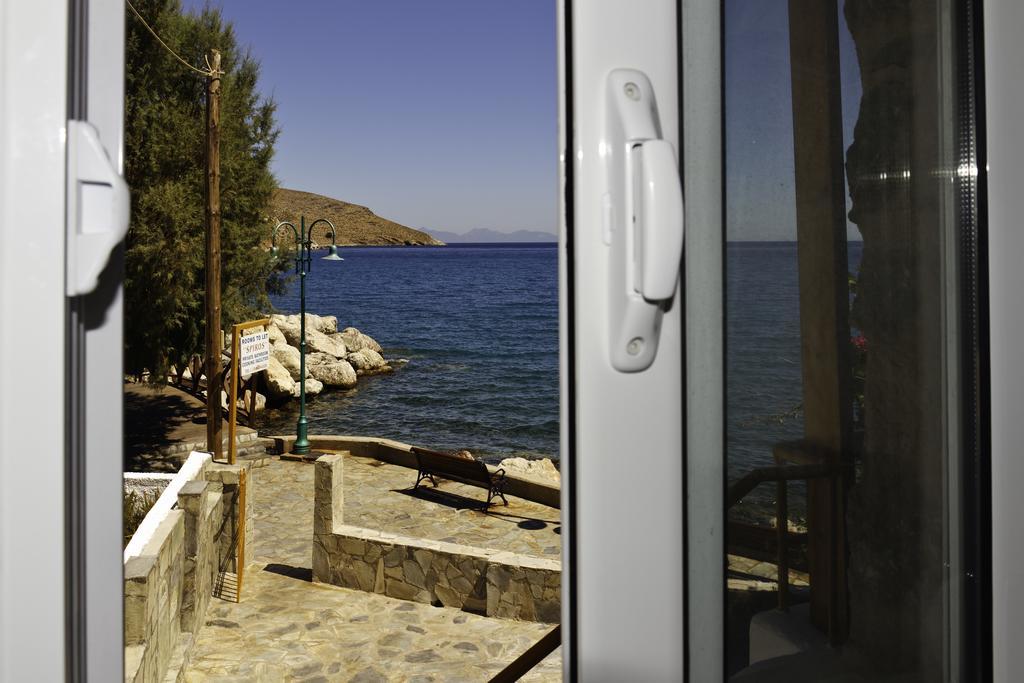Spiros Apartments Livadia  ภายนอก รูปภาพ