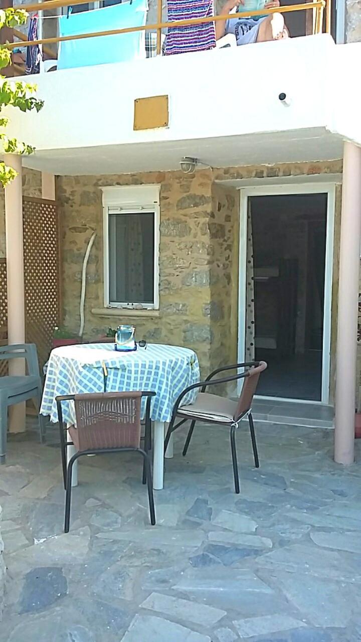 Spiros Apartments Livadia  ภายนอก รูปภาพ